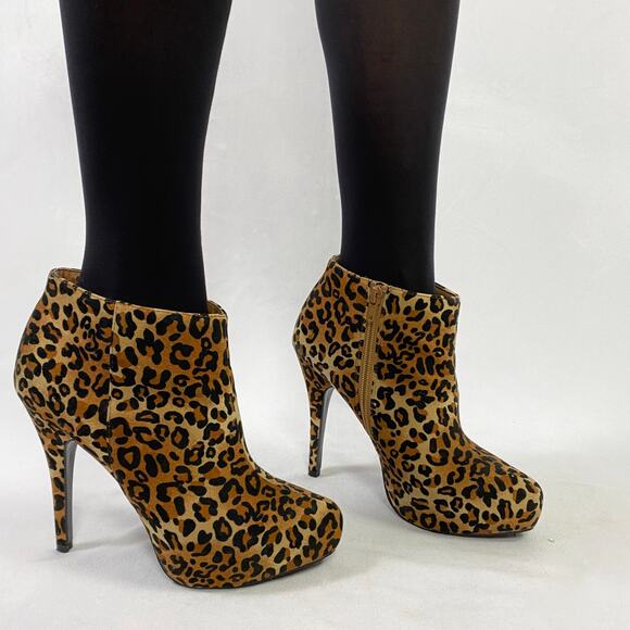 🐆 Leopard Cheetah Faux Suede Plain Toe Lita Stiletto Booties Sz 8.5 - Picture 1 of 12